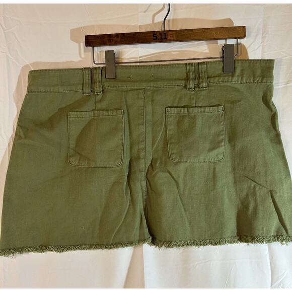 NWT Social Collision 3XL Green Denim Mini Skirt Black Star patch Hot Topic - Picture 5 of 8